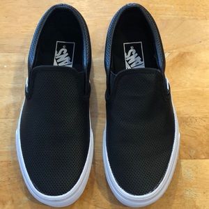 Women’s Vans black slip on sneakers